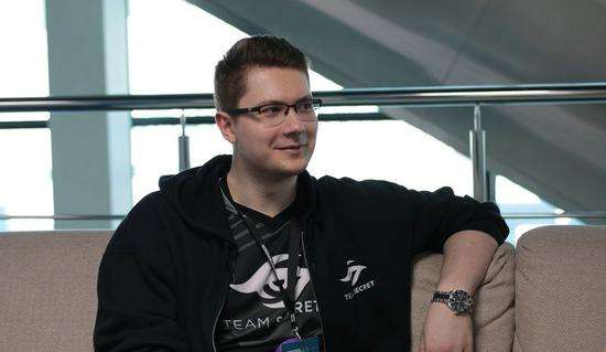 球场上的姆 球场上的姆